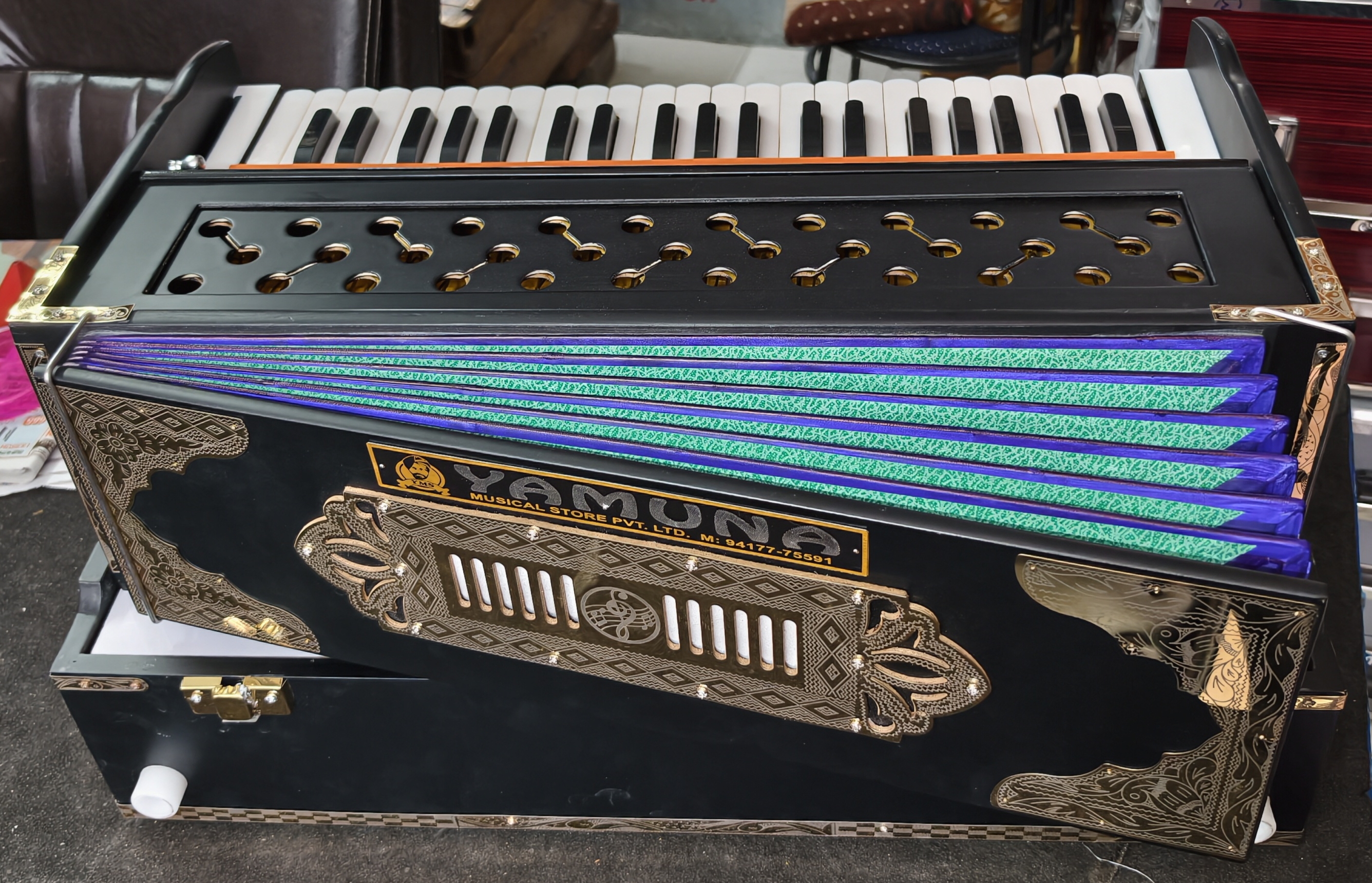 Yamuna Harmonium Portable